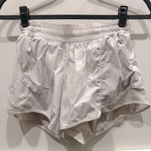 White Lululemon Hotty Hots 4 inch low rise